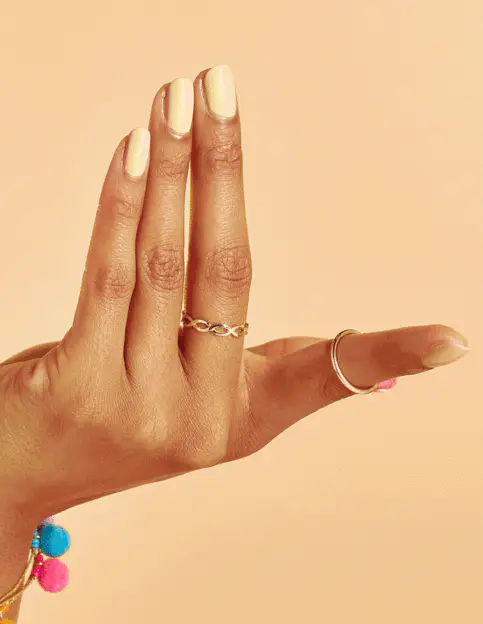OPI Infinite Shine - Hollywood Spring 2021 - Bee-hind the Scenes IS H005 - Image 4